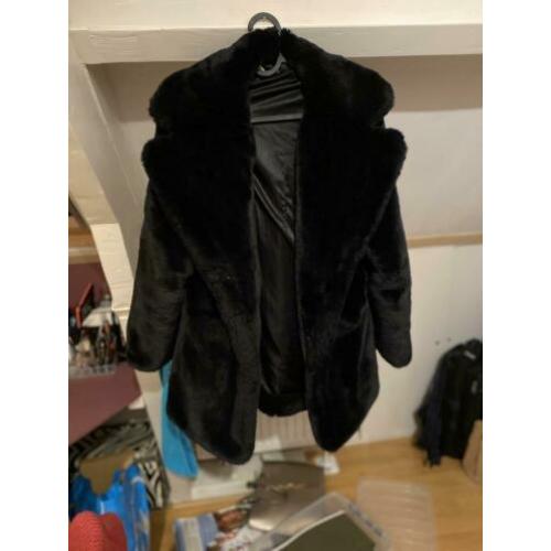 Mooie zwarte faux fur jas