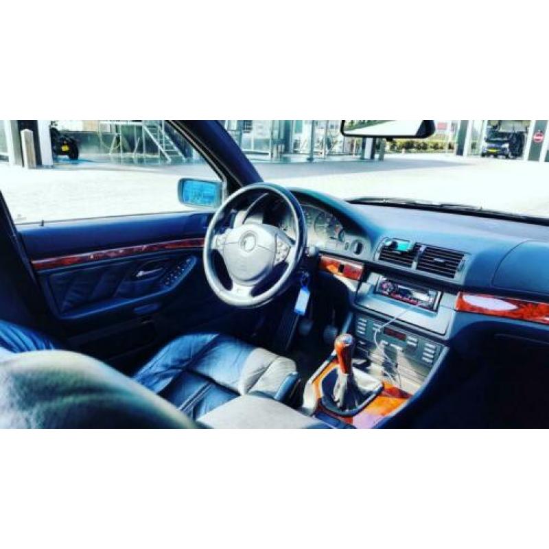 BMW 535i e39 2000 Handgeschakeld / V8 / Youngtimer