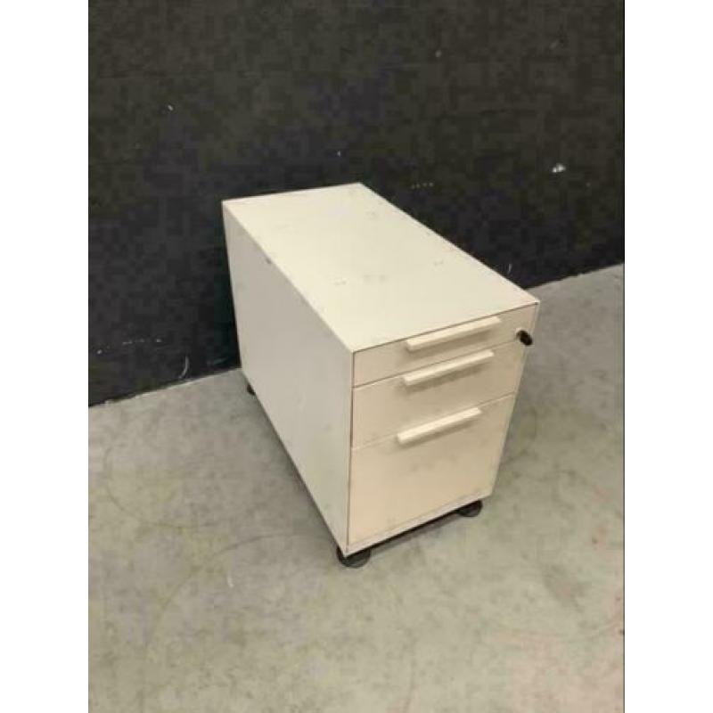 12x Vitra Ad Hoc / Korpus ladeblokken