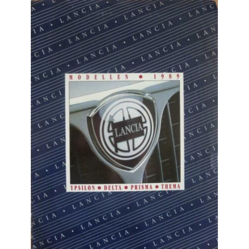 folder Lancia modellen 1989 met oa Ypsilon en Thema 8.32