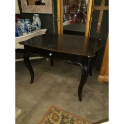 Antieke geleefde barok tafel Queen Ann van €120 voor €95
