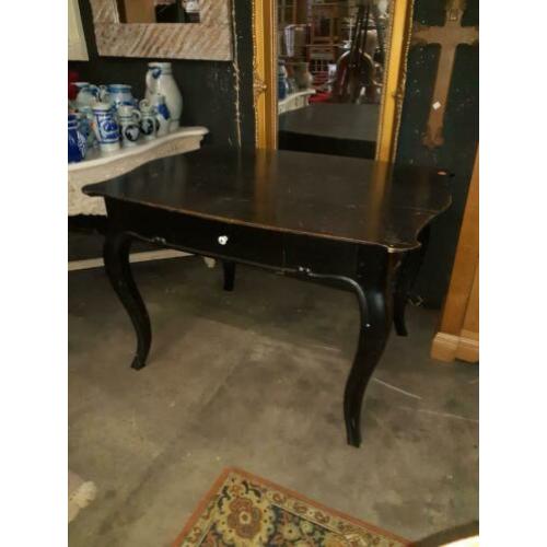 Antieke geleefde barok tafel Queen Ann van €120 voor €95