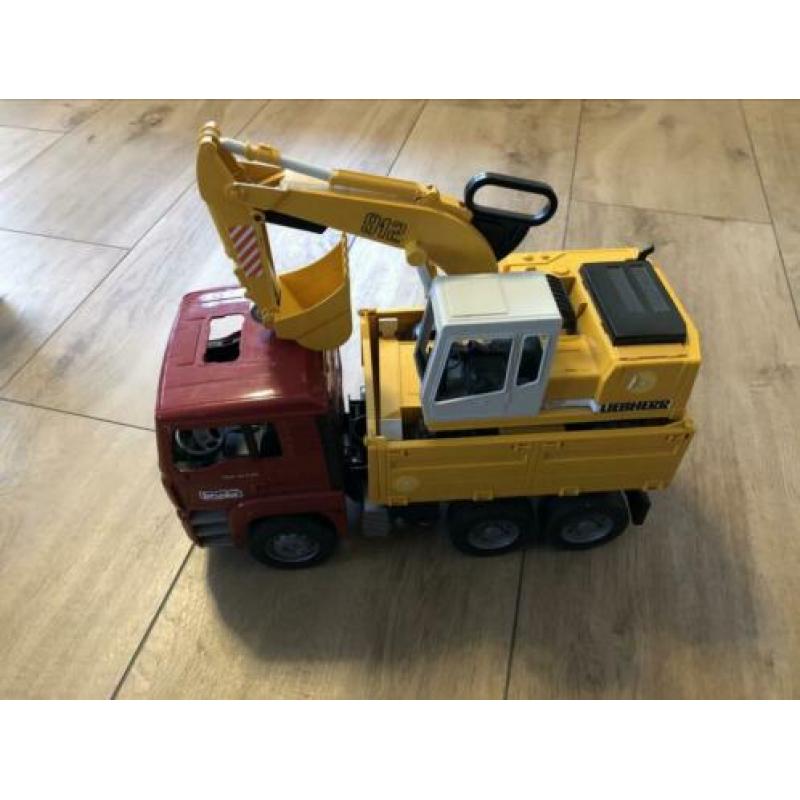 Bruder vrachtauto met kraan