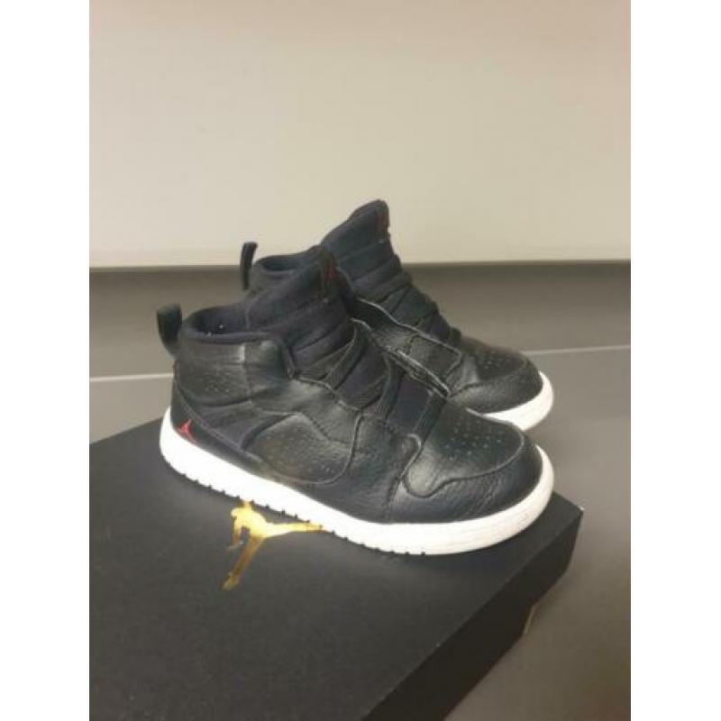 Jordans maat 27