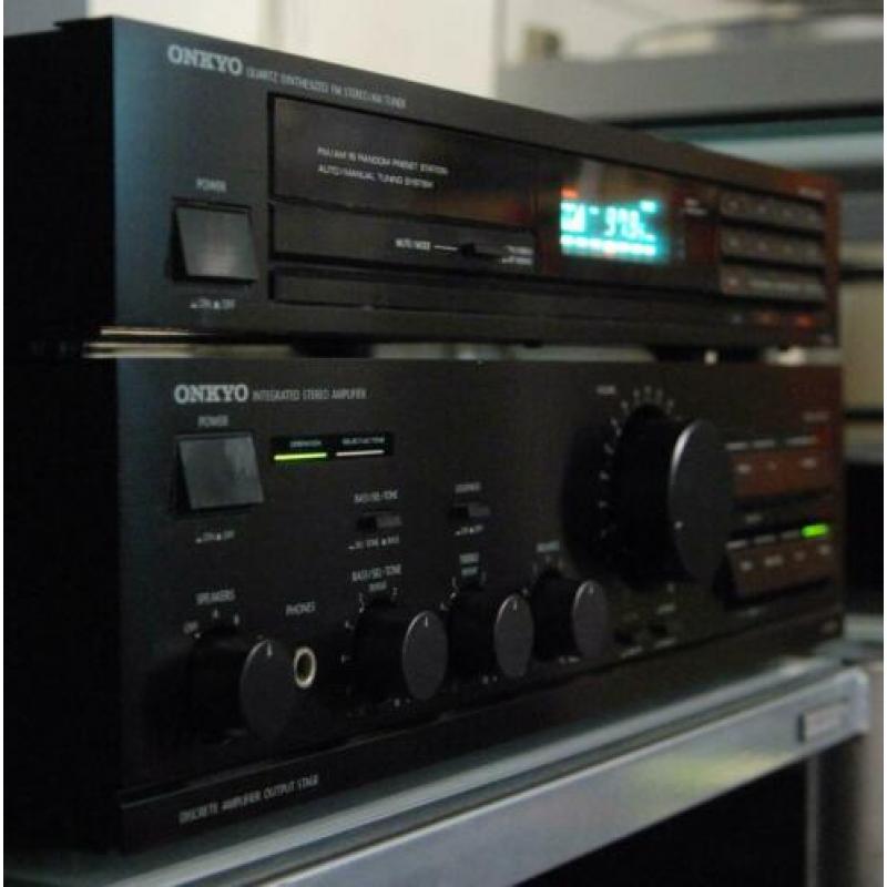 Onkyo A-8150 versterker en T-4130 tuner