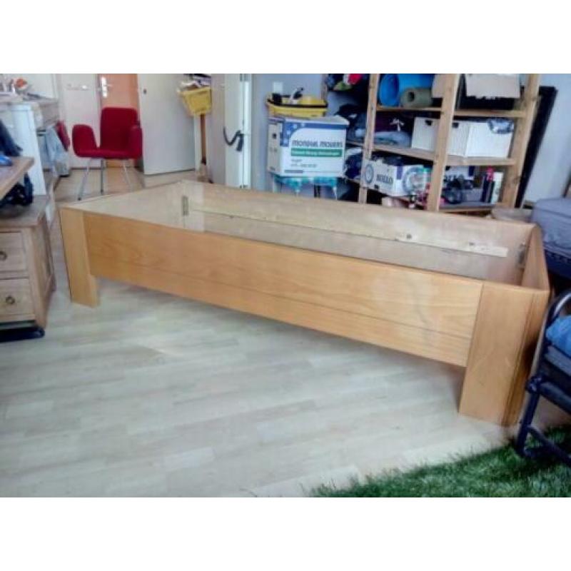Massief houten bed 90 x 200 cm