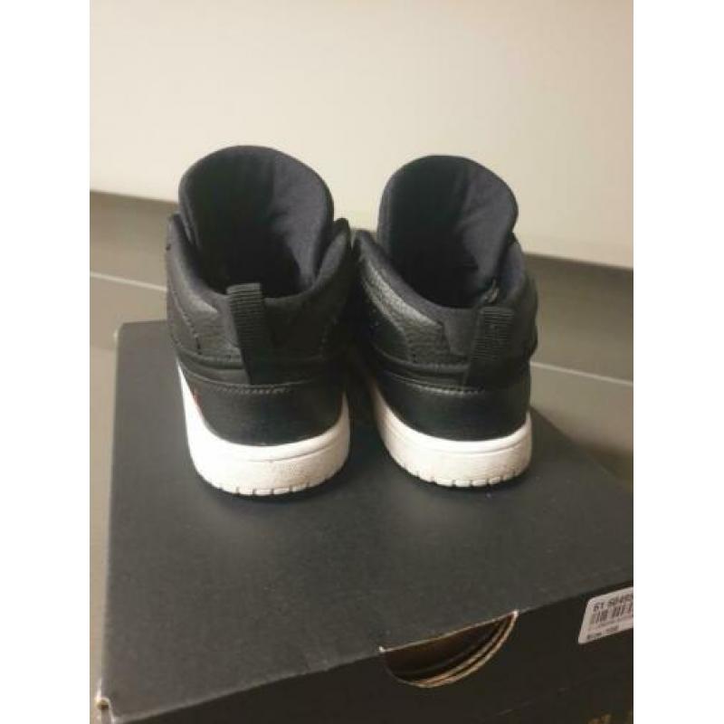 Jordans maat 27