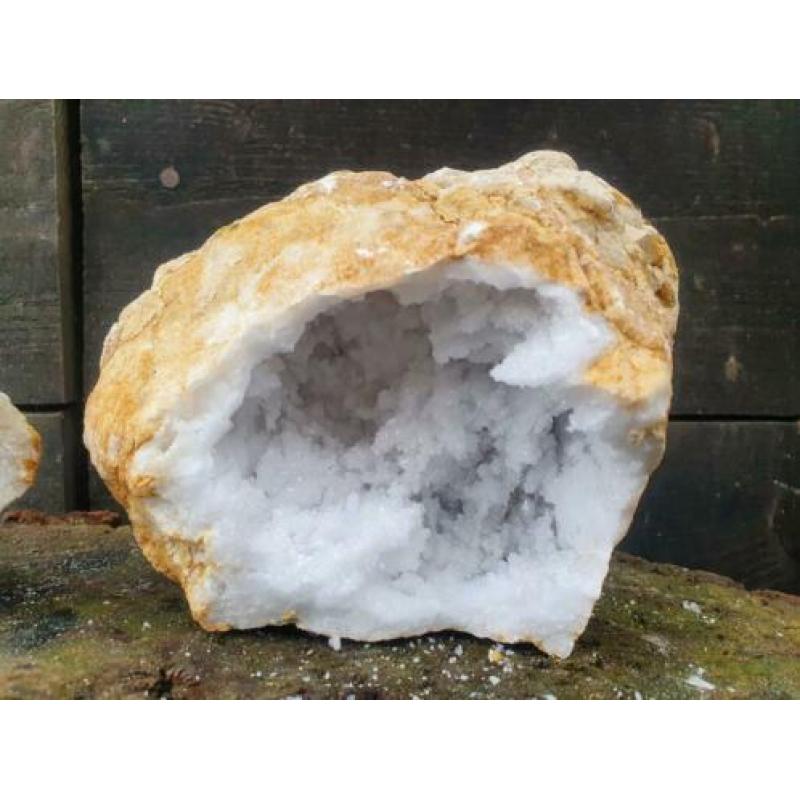 Bergkristal geode 1,56 kg