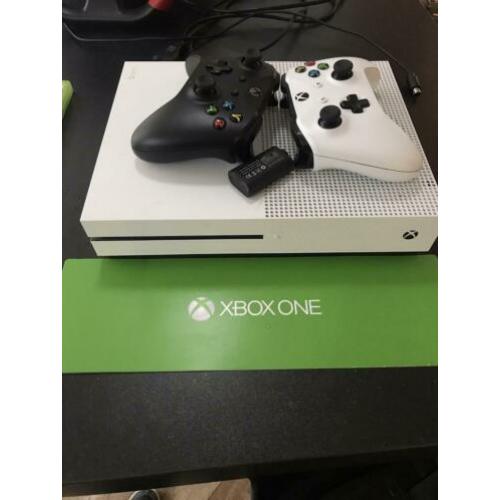 Xbox One S, 500 gb   10 games   stuurtje   kabels