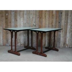 Antieke schooltafels