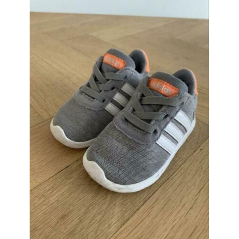 Adidas baby schoenen maat 20/21