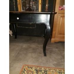 Antieke geleefde barok tafel Queen Ann van €120 voor €95