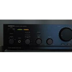 Onkyo A-8150 versterker en T-4130 tuner