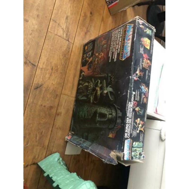 Masters of the universe, He-man, motu, castle grayskulle