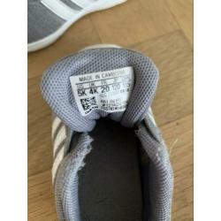 Adidas baby schoenen maat 20/21