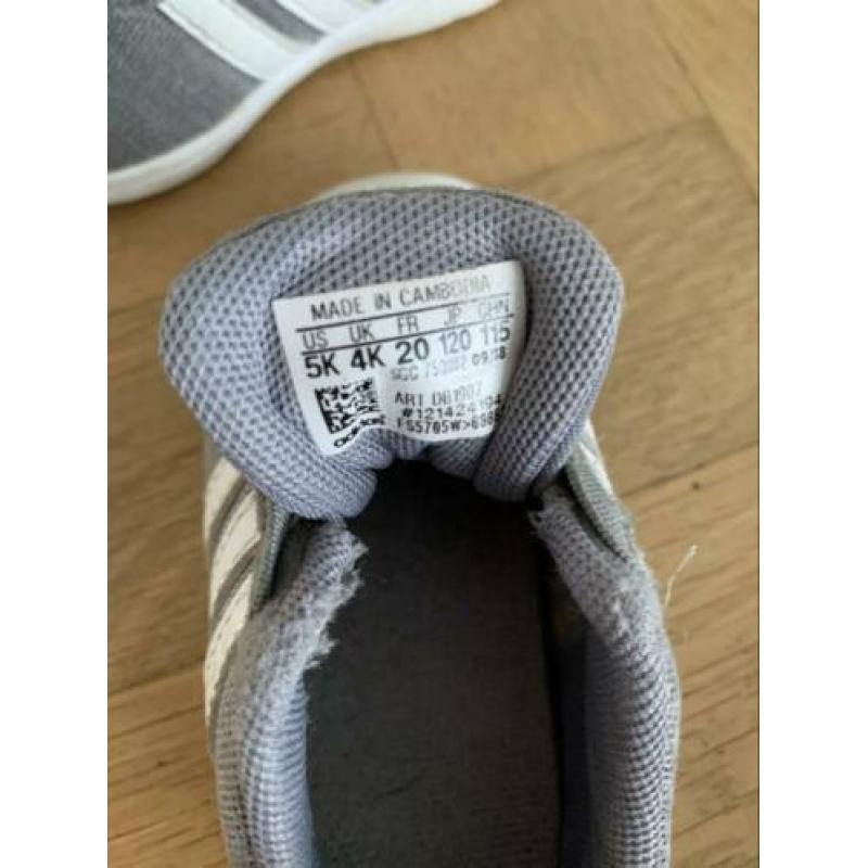Adidas baby schoenen maat 20/21