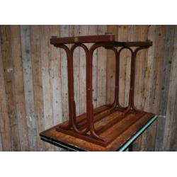 Antieke schooltafels