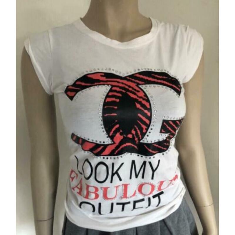 Shirt wit valt als XS rok bij mij adv