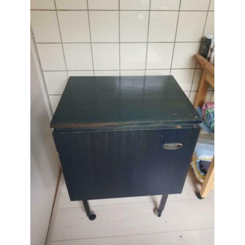 Naai machine singer in kast