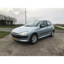 Peugeot 206 1.6 16V Zeer mooi