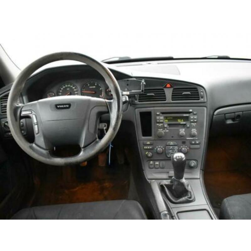 Volvo V70 2.4 D5 163 PK + CLIMATE / CRUISE CONTROL / NIEUWE