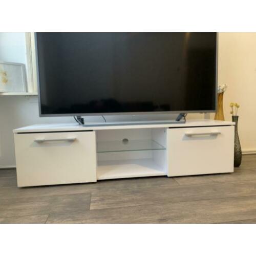 Witte Tv meubel. Zo goed als nieuw!