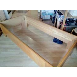 Massief houten bed 90 x 200 cm