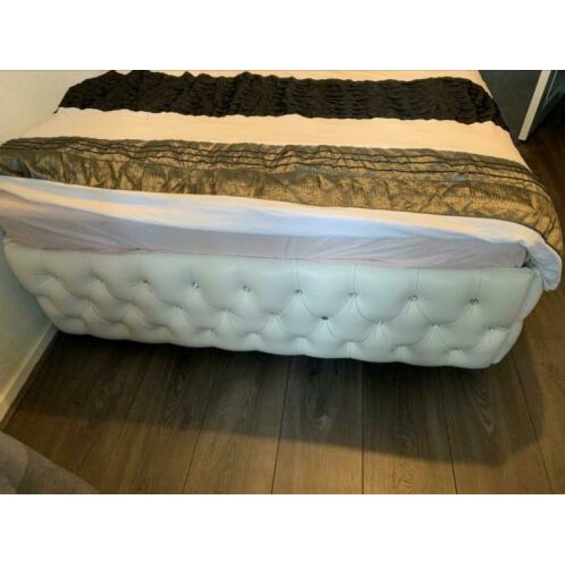 Boxspring met opbergruimte 140x200 wit