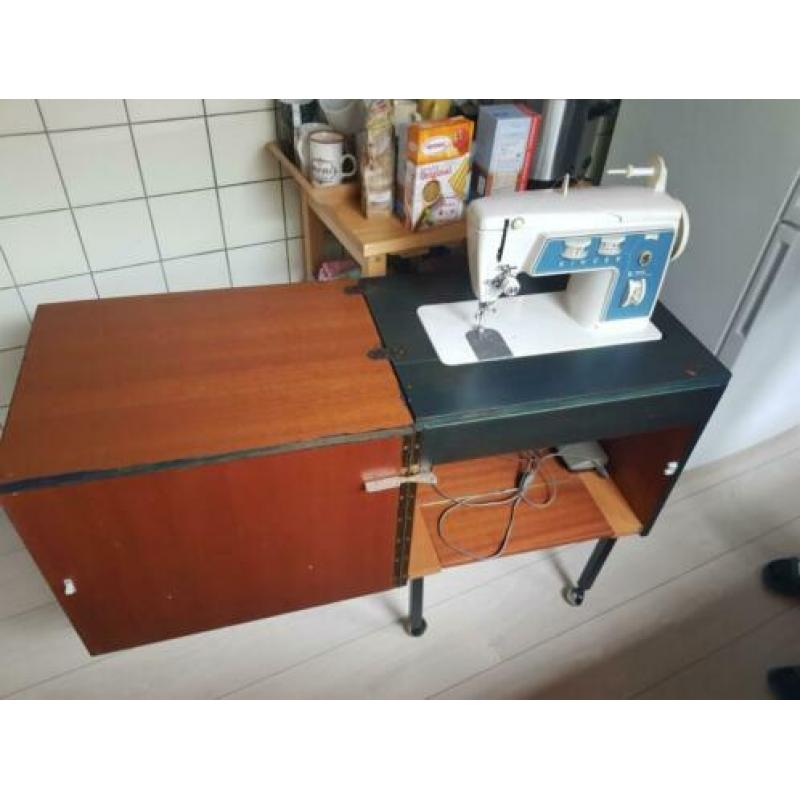 Naai machine singer in kast