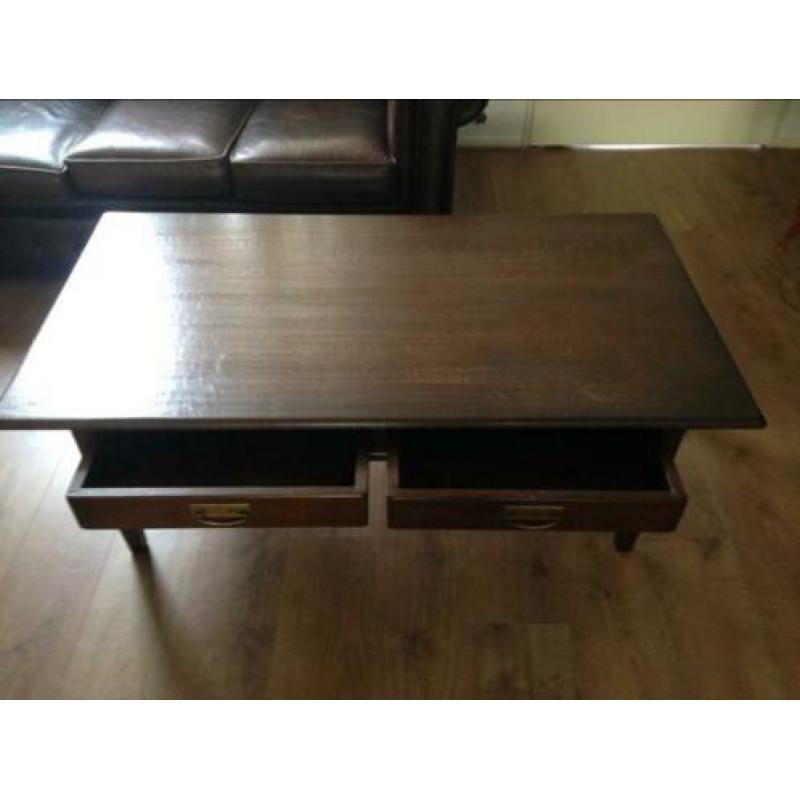 Salontafel met twee lades