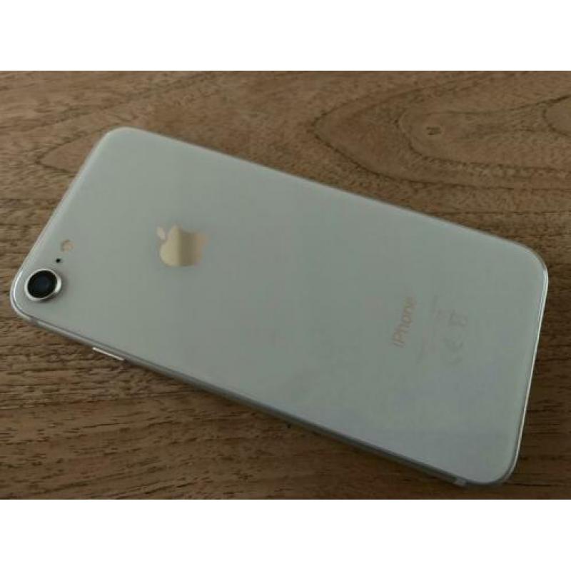 Iphone 8 64 GB wit in zeer goede staat
