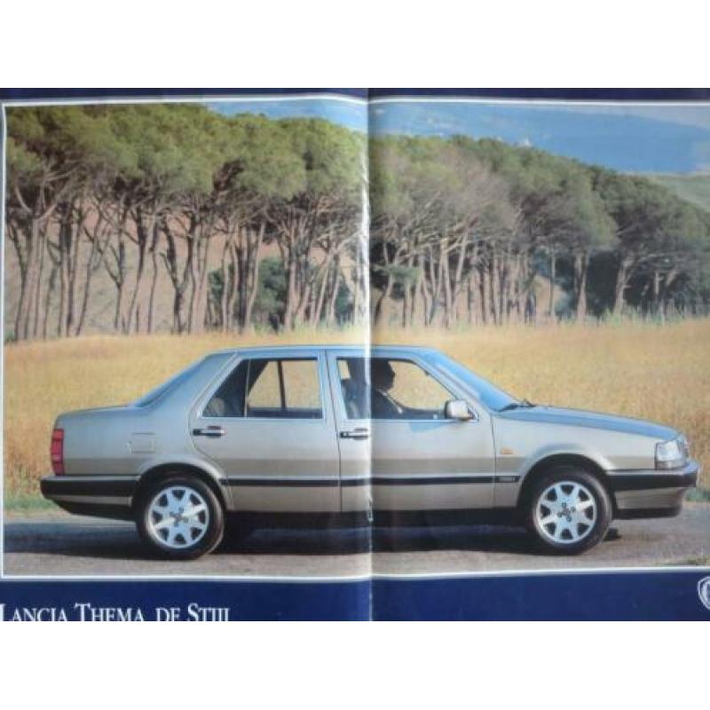 folder Lancia modellen 1989 met oa Ypsilon en Thema 8.32