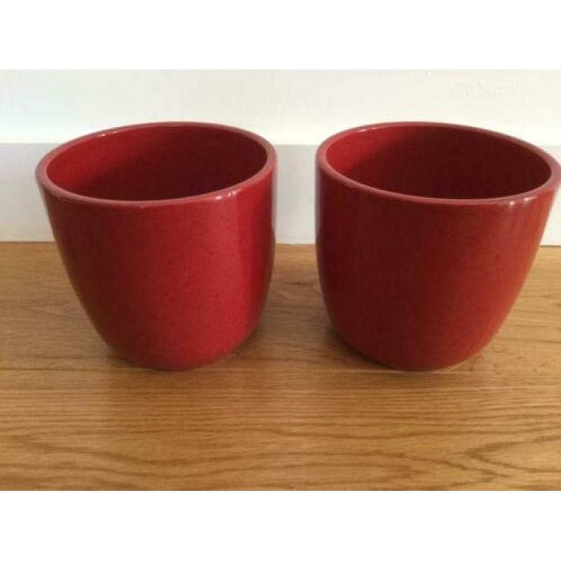 2 Rode bloempotten 14 cm hoog