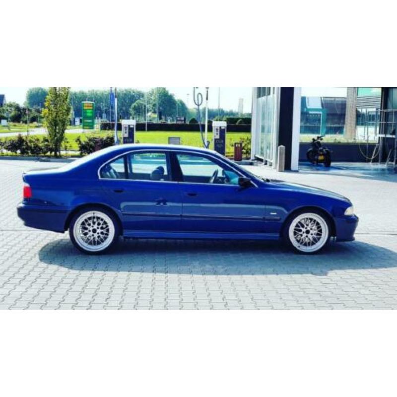BMW 535i e39 2000 Handgeschakeld / V8 / Youngtimer