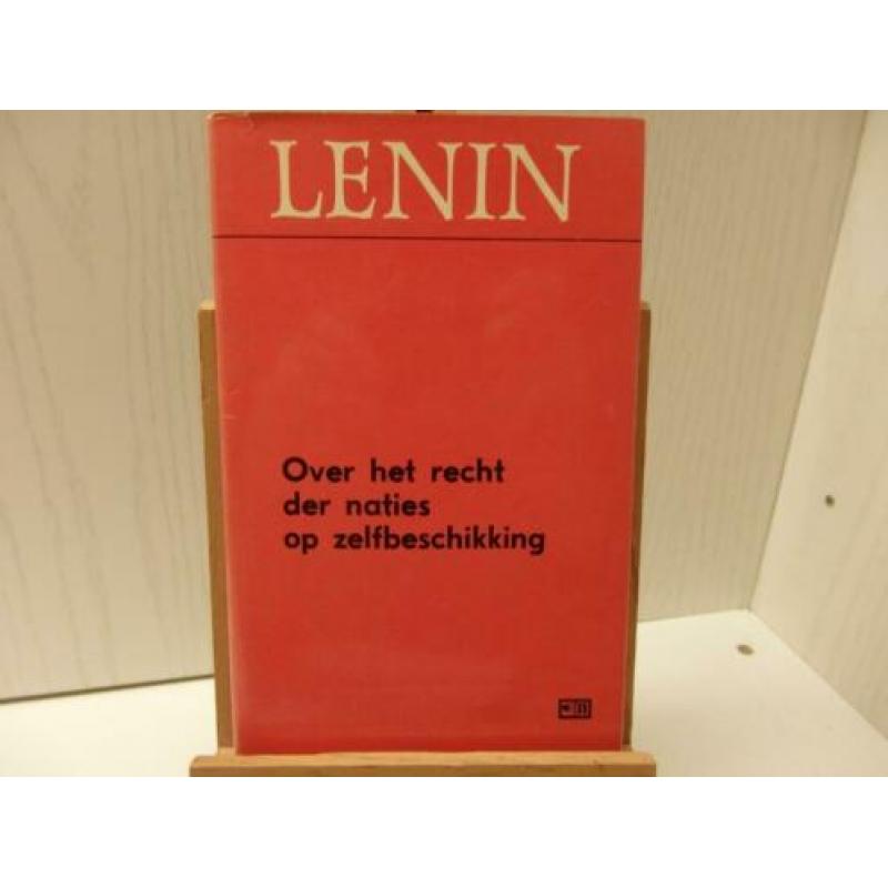 Lenin - over het recht der naties op zelfbeschikking. Boek m