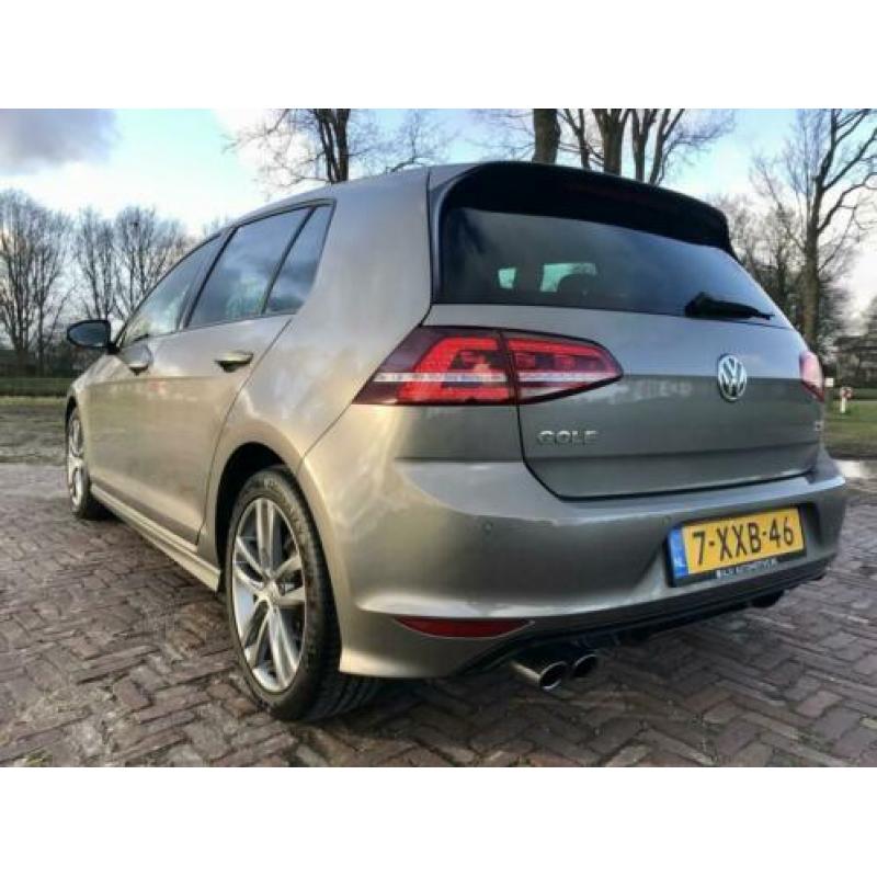 Volkswagen Golf 1.4 TSI ACT Highline R-Line 150PK PANO LED