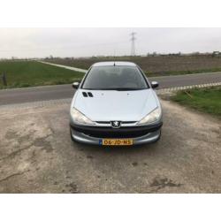 Peugeot 206 1.6 16V Zeer mooi