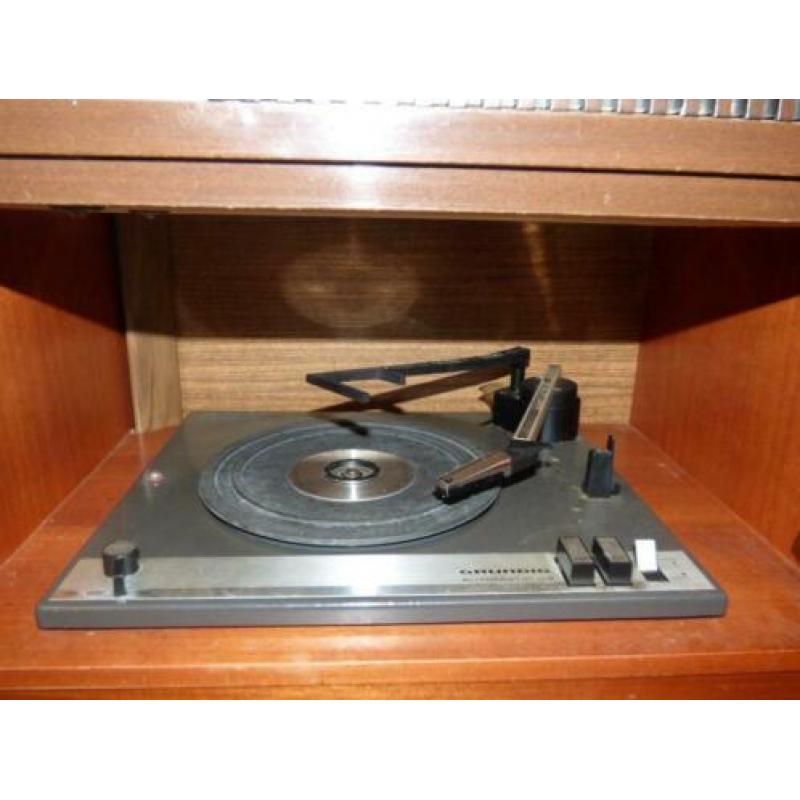 Grundig “Stereo –Konzertschrank Mandello 4” radiomeubel.