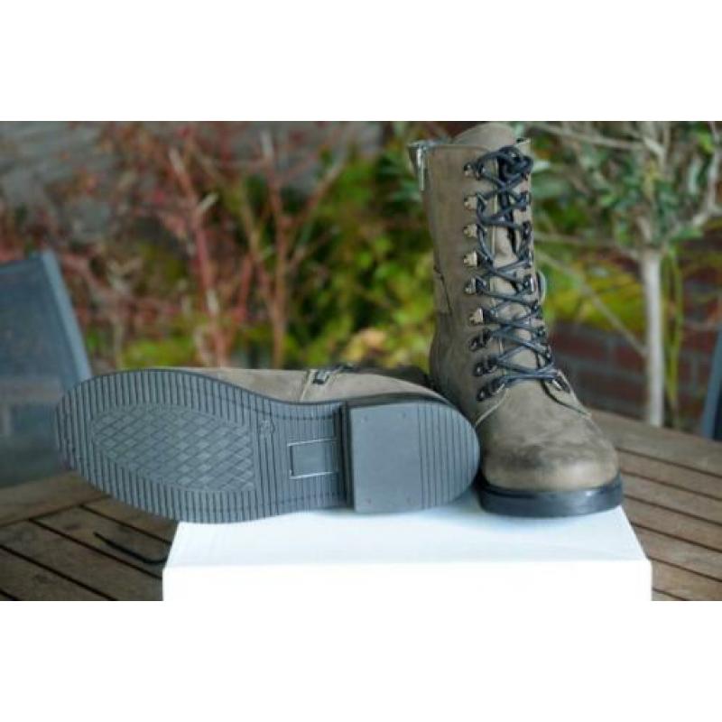 Miss Behave kaki veter boots - nieuw in doos - 39