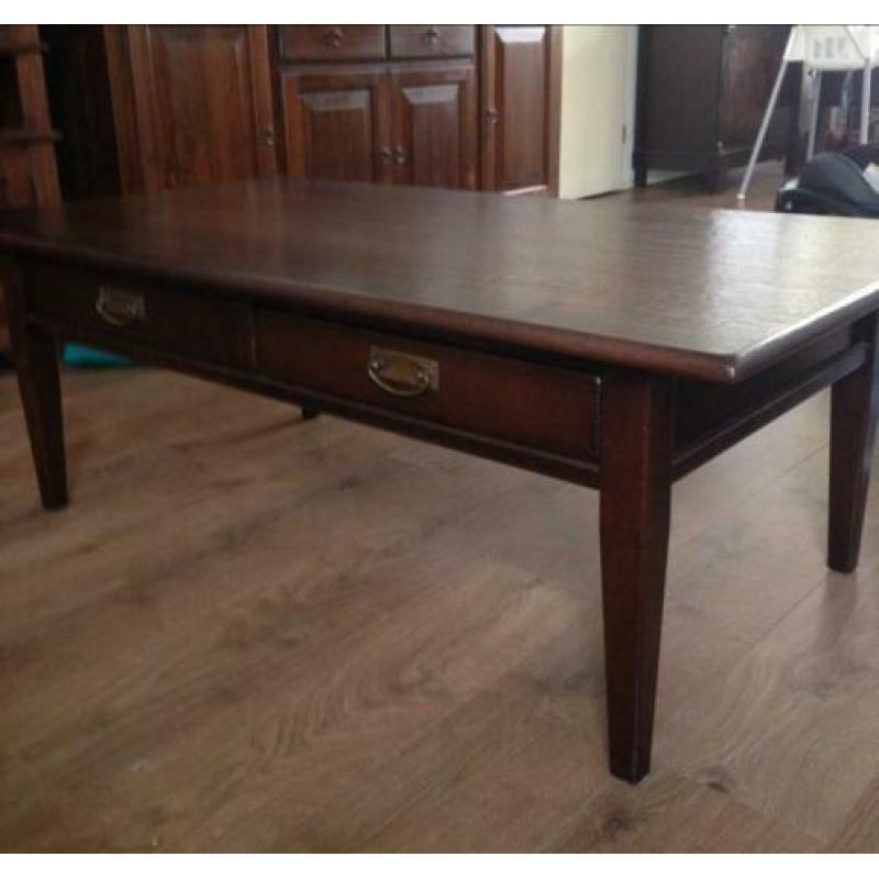 Salontafel met twee lades