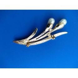 Broche verguld met parels en strass.