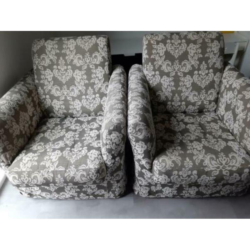 2 nette en stevig zittende fauteuils