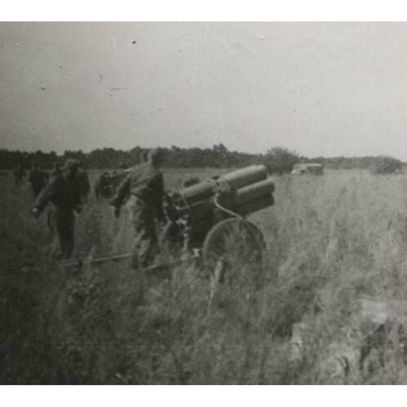 WOII foto : Batterij Nebelwerfers ( DO-Gerät Nebelwerfers 41