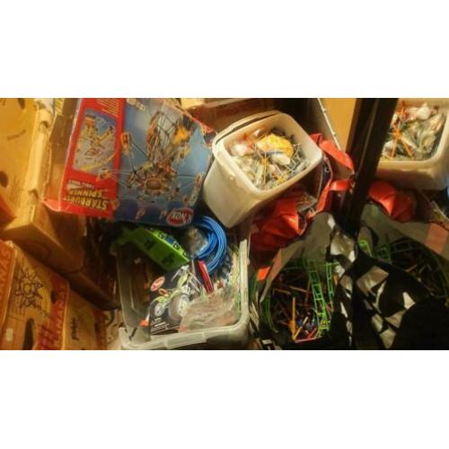 K'nex, bakken vol rollercoasters, reuzenrad, motoren, schip