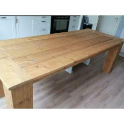 Prachtige grote tafel