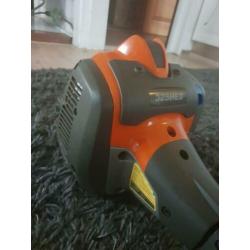 Husqvarna 325 HE3 stokheggenschaar NIEUWSTAAT 2017
