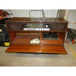 Grundig “Stereo –Konzertschrank Mandello 4” radiomeubel.