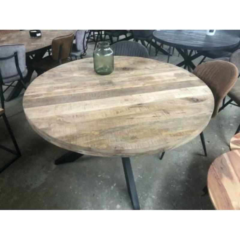 Magazijn Leegverkoop Nieuwe ronde eettafel industrieel hout
