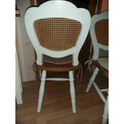 Houten stoelen
