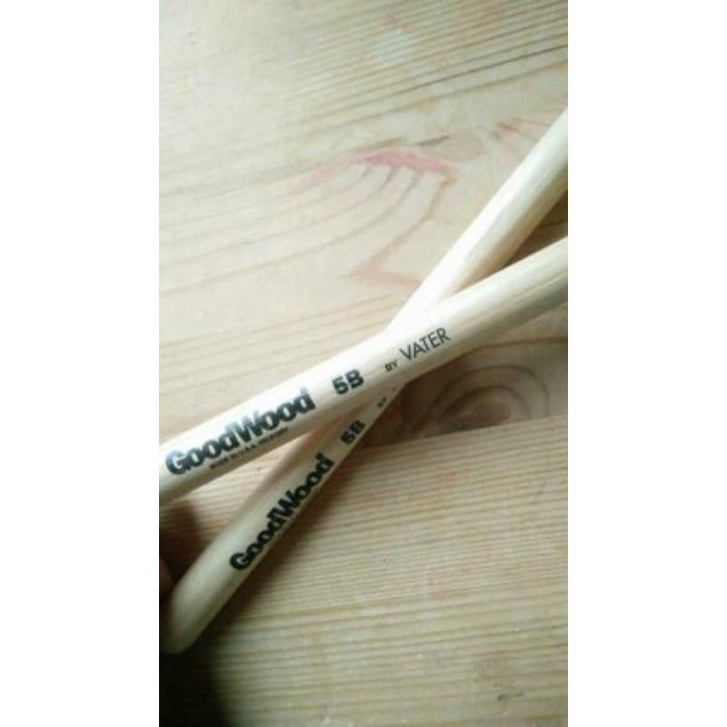 Drumsticks en Wire Tap Brushes van Vater USA Hickory